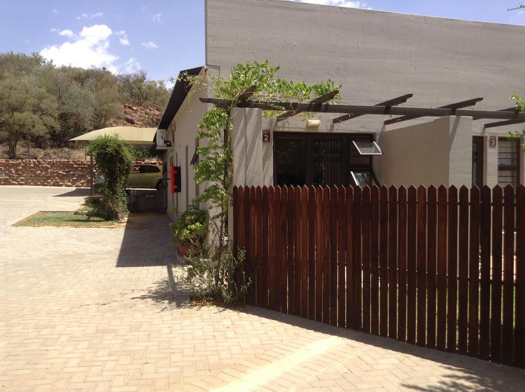 A Little Guesthouse Bloemfontein Exteriör bild